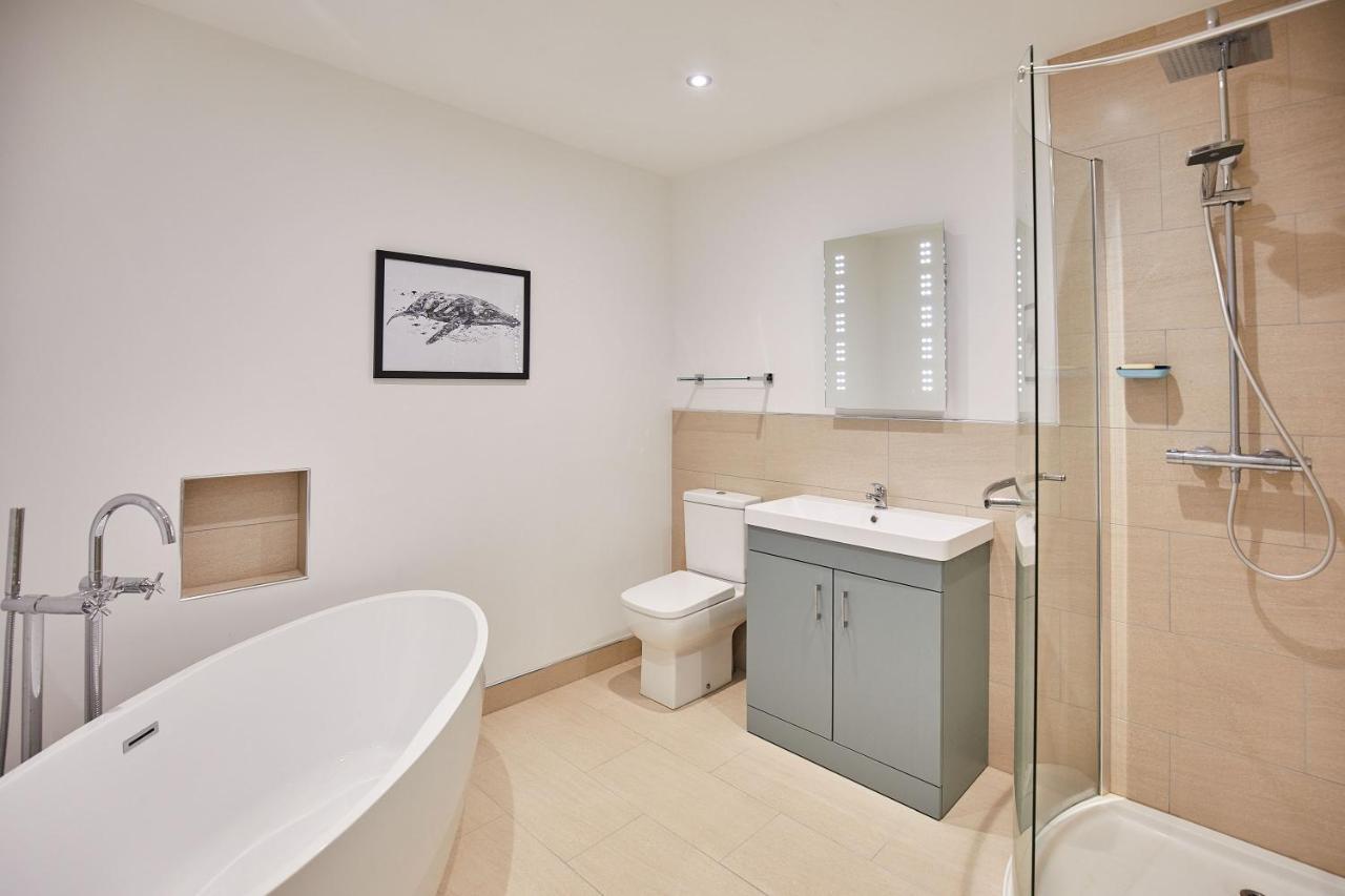 Host & Stay - 4 Metropole Towers Whitby Esterno foto