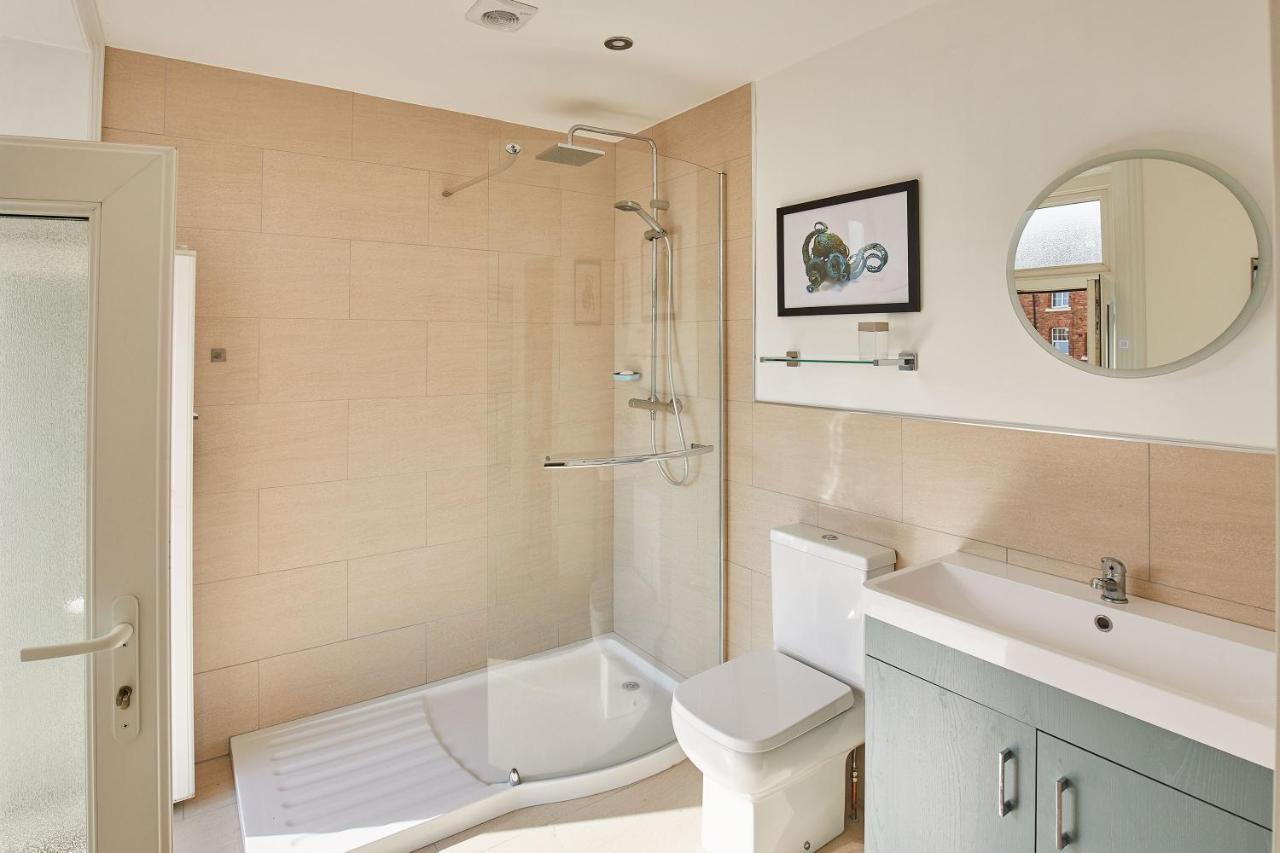 Host & Stay - 4 Metropole Towers Whitby Esterno foto