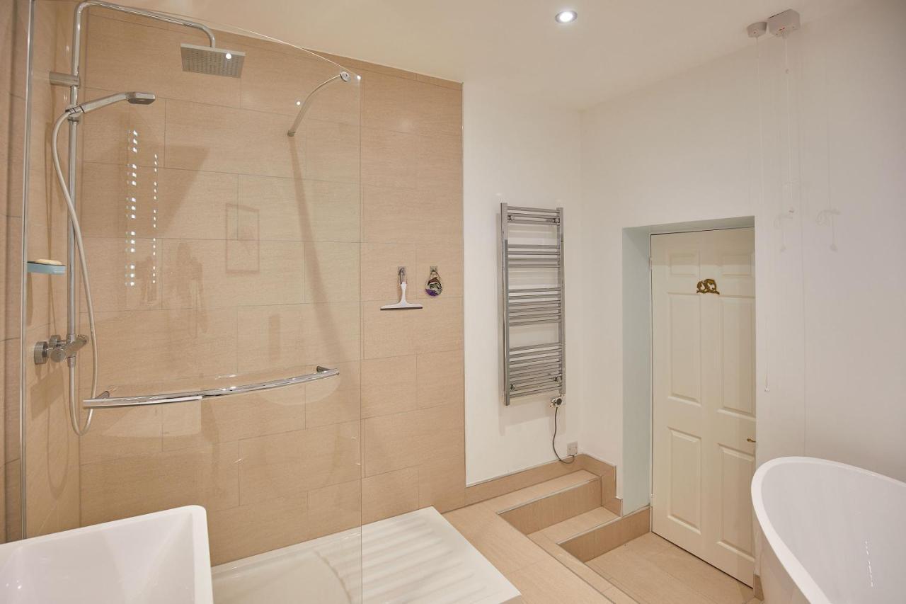 Host & Stay - 4 Metropole Towers Whitby Esterno foto